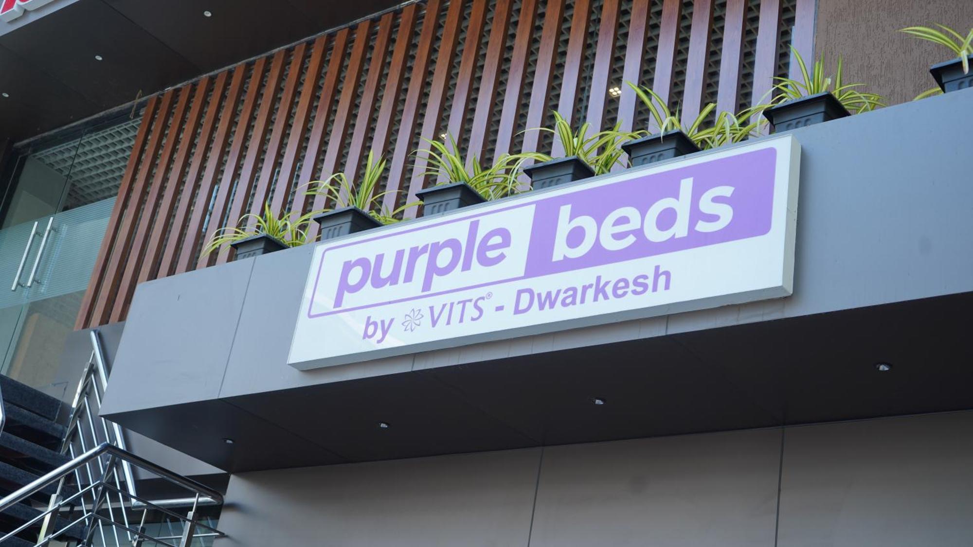 Purple Beds By Vits Dwarkesh, Surat Hotel Salabatpura Bagian luar foto